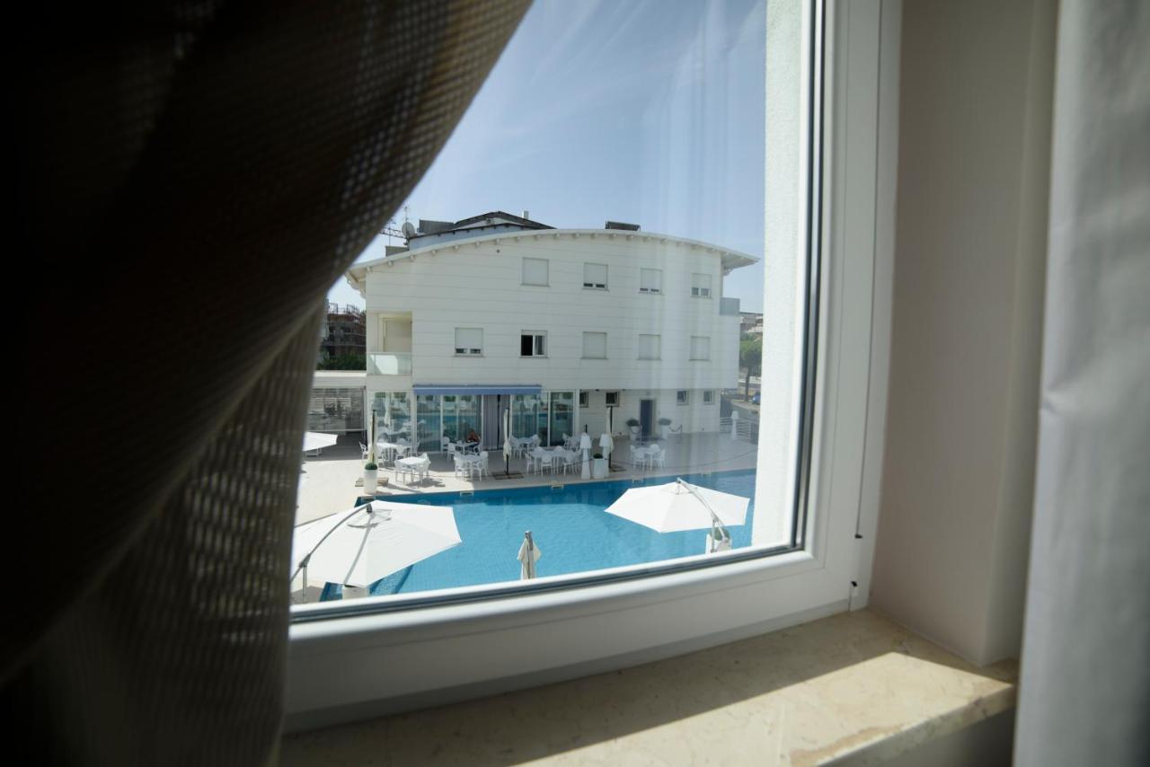 Case Vacanze Blue Bay Resort Roseto Degli Abruzzi Ngoại thất bức ảnh