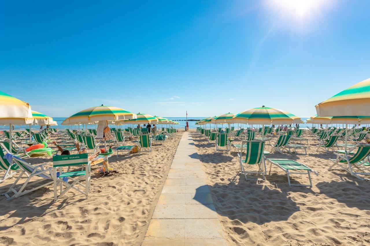 Case Vacanze Blue Bay Resort Roseto Degli Abruzzi Ngoại thất bức ảnh