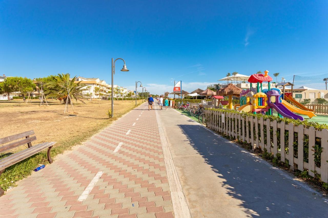 Case Vacanze Blue Bay Resort Roseto Degli Abruzzi Ngoại thất bức ảnh