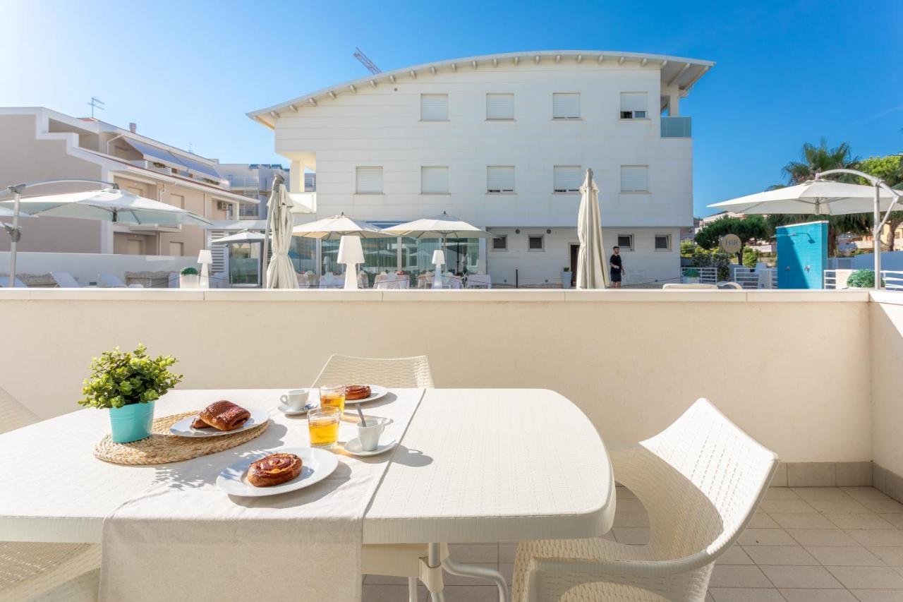 Case Vacanze Blue Bay Resort Roseto Degli Abruzzi Ngoại thất bức ảnh
