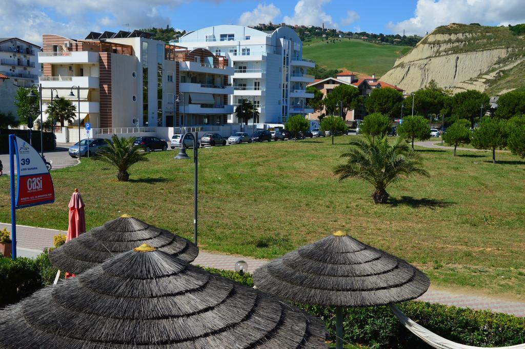 Case Vacanze Blue Bay Resort Roseto Degli Abruzzi Ngoại thất bức ảnh
