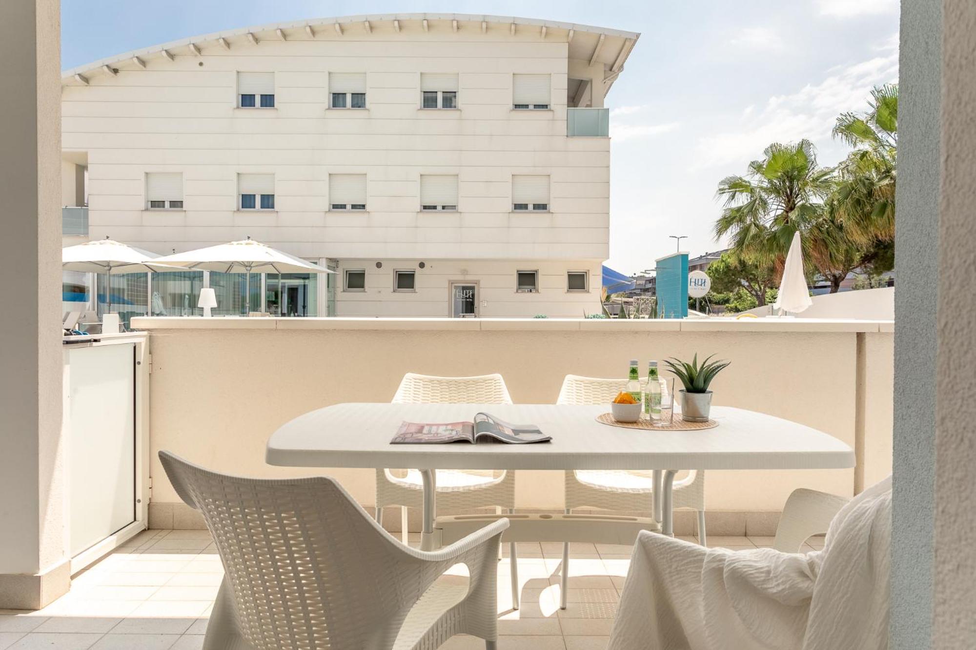 Case Vacanze Blue Bay Resort Roseto Degli Abruzzi Ngoại thất bức ảnh