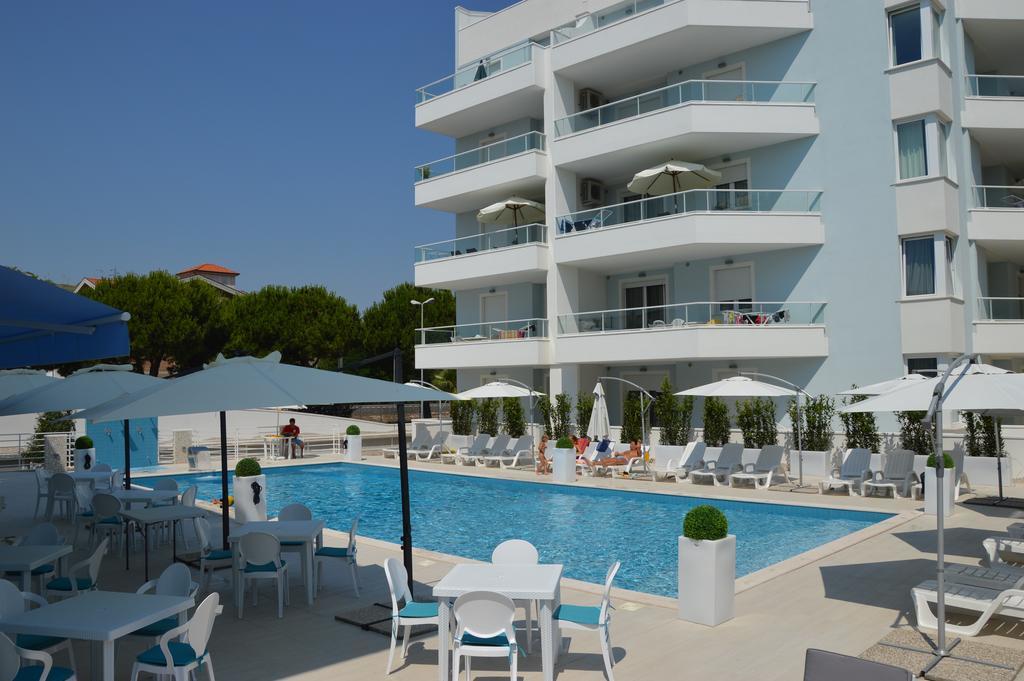 Case Vacanze Blue Bay Resort Roseto Degli Abruzzi Ngoại thất bức ảnh