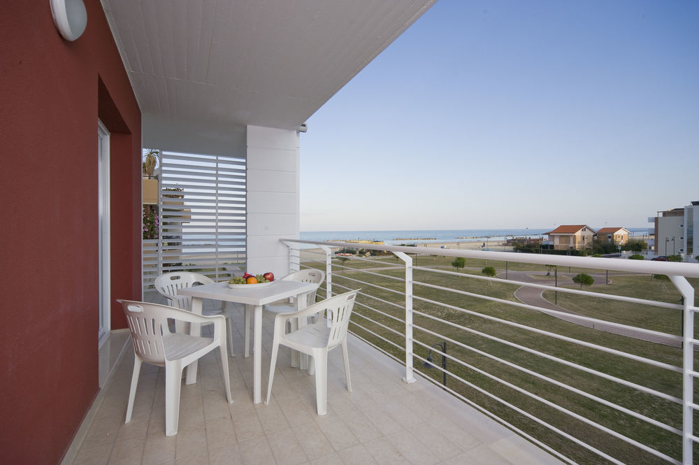 Case Vacanze Blue Bay Resort Roseto Degli Abruzzi Ngoại thất bức ảnh